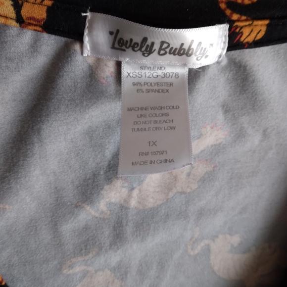 Woman's CUT tiger print tshirt size 1X - Picture 2 of 3